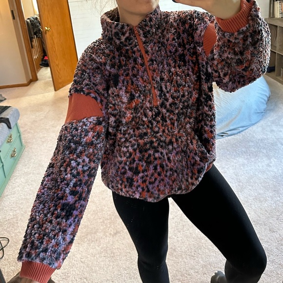 Multicolor Fleece Pullover - Picture 5 of 6